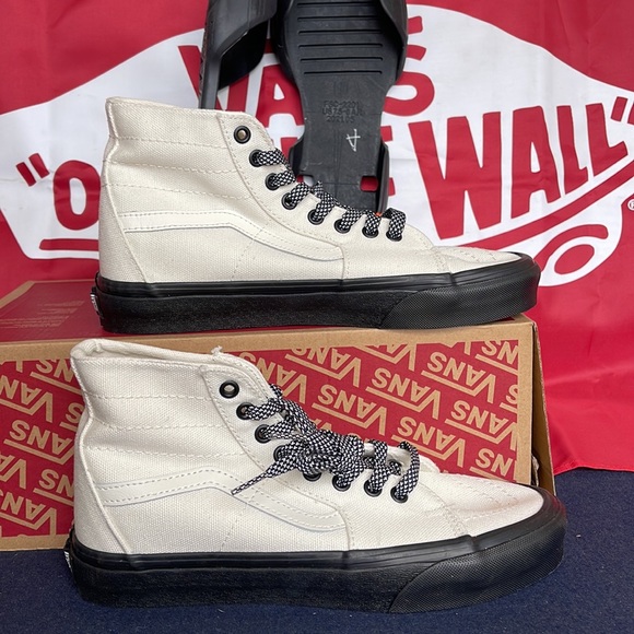 Vans Sk8-Hi Tapered
Heavy Canvas Marshmallow/
VNOA7Q5TKIG
WMNS sneakers - Picture 10 of 16